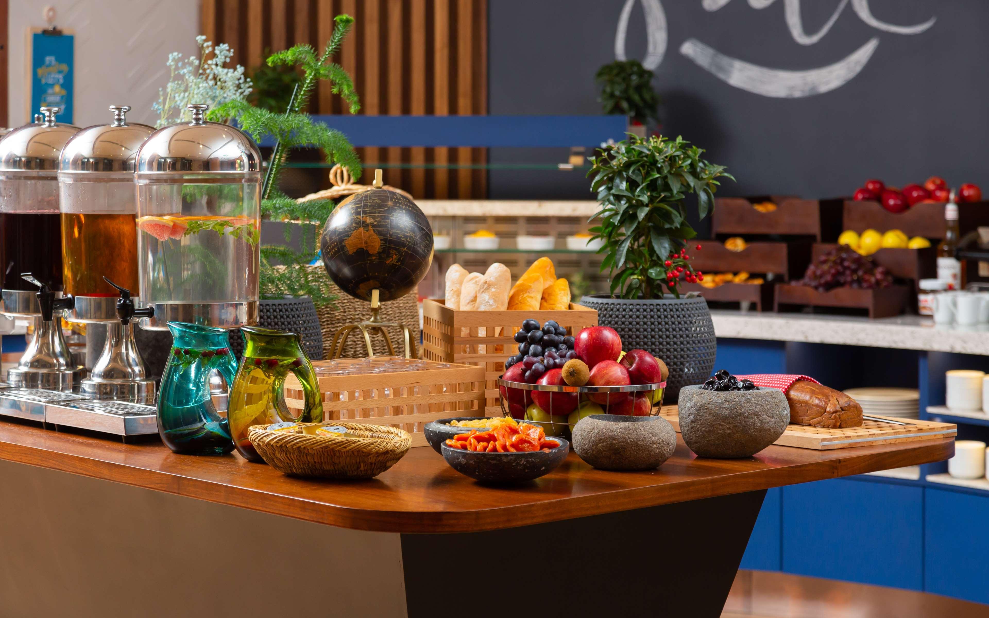 Otel Hampton By Hilton 3*